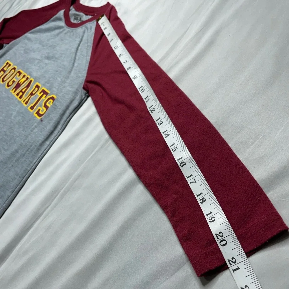 Harry Potter Hogwarts T-Shirt Kids Girls 14 Burgundy Gray Graphics Raglan Sleeve